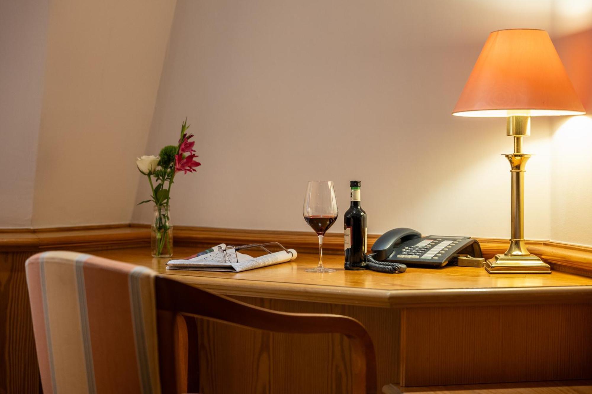 Waldhaus Reinbek Hotel Ngoại thất bức ảnh